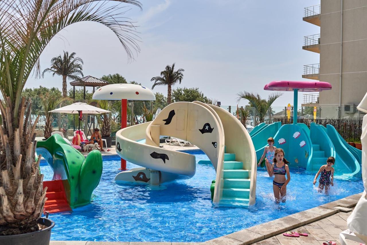 Sole Aparthotel Pool & Spa Mamaia Nord ナボダリ エクステリア 写真